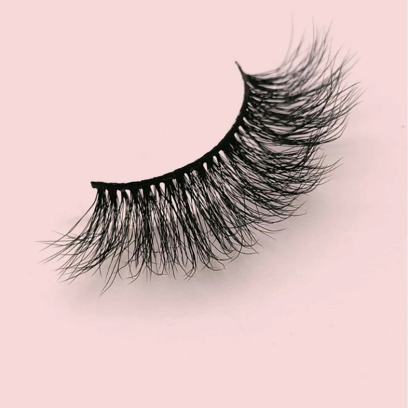 High Glam Eye Lashes - Picture 3 of 5